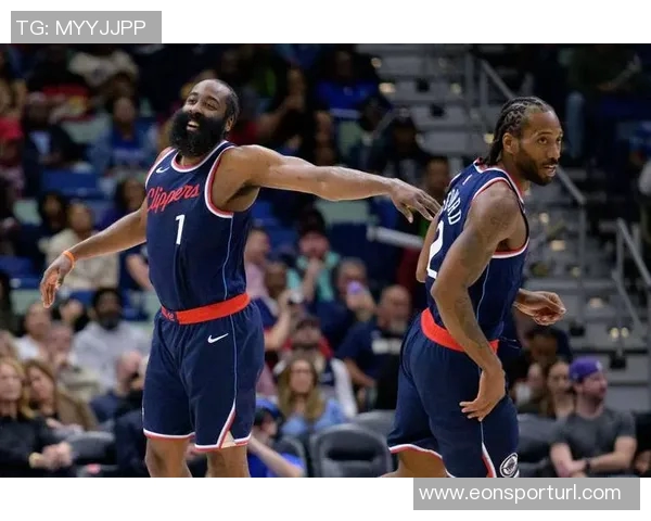 哈登坦言快船现状艰难自信不足难以引领球队前行 哈登坦言快船现状艰难自信不足难以引领球队前行