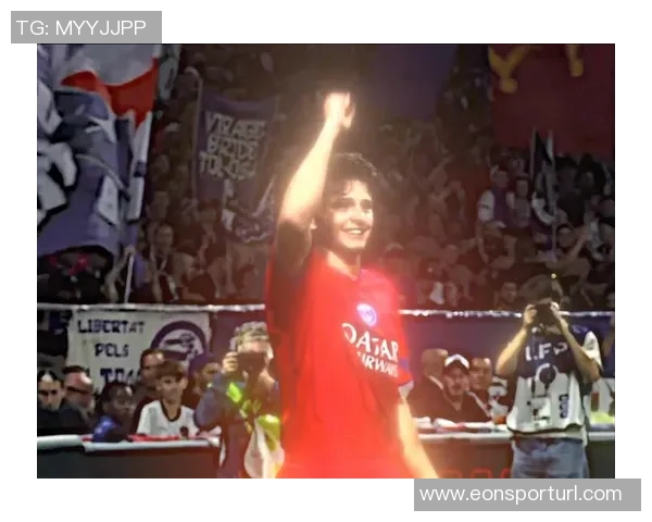 若昂内维斯展望巴黎卫冕欧冠目标前八上赛季表现不佳却逆袭夺冠